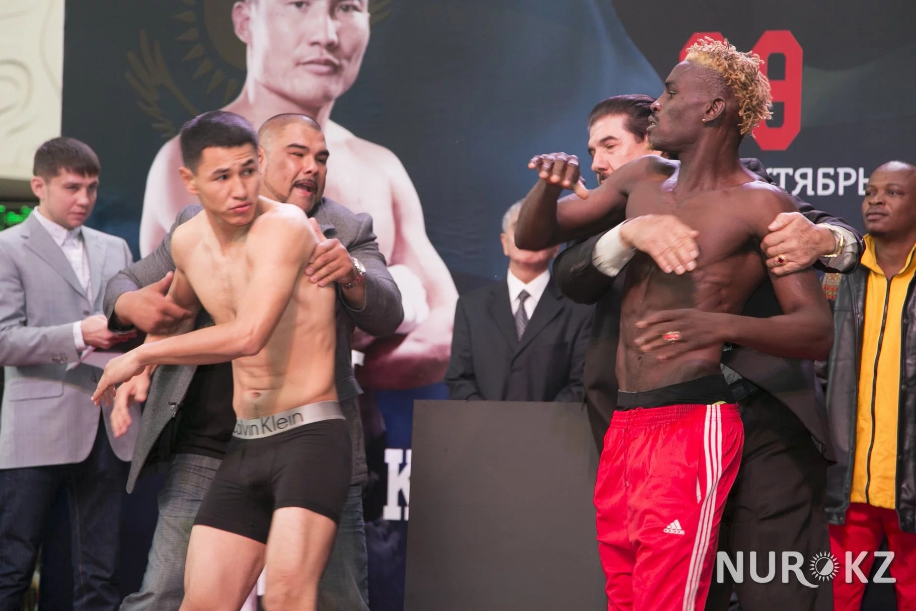 Қазақ боксшылары қарсыластарымен жекпе-жек басталмай тұрып төбелесіп қалды (фото)