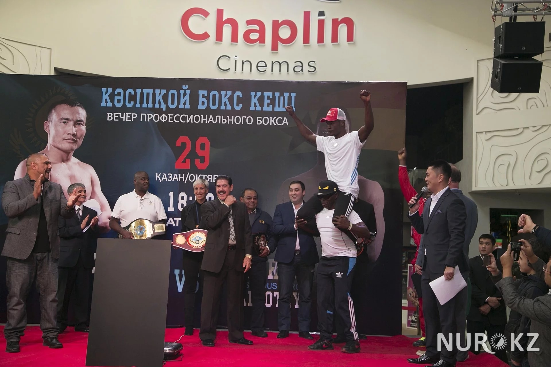 Қазақ боксшылары қарсыластарымен жекпе-жек басталмай тұрып төбелесіп қалды (фото)